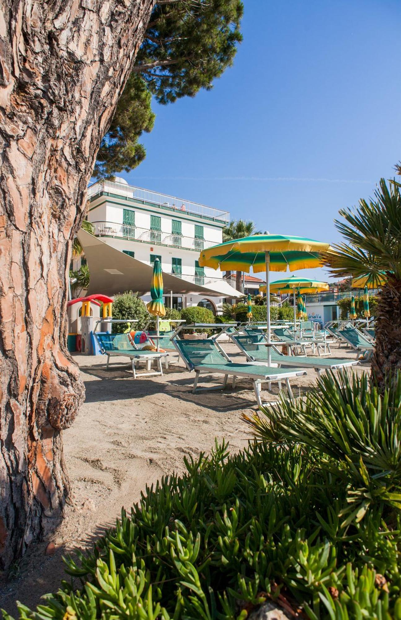 Hotel Gabriella Diano Marina Zewnętrze zdjęcie