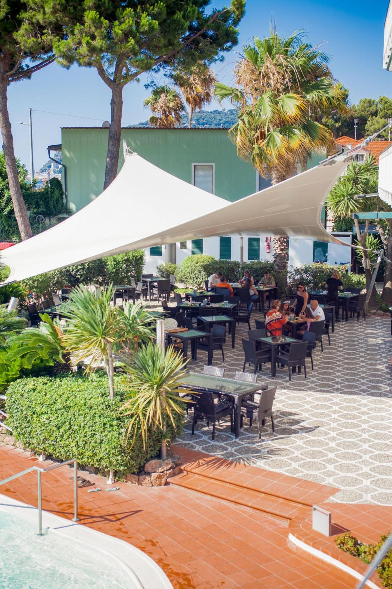 Hotel Gabriella Diano Marina Zewnętrze zdjęcie